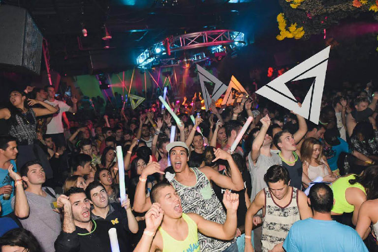 teen nightclub michigan - OXYGN Teen Nightclub Opens Tonight in Clinton Tow...